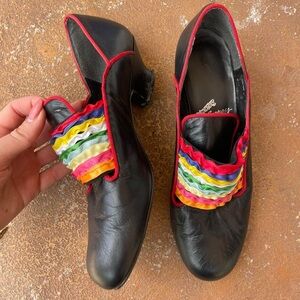 Rush hour express Black leather vintage 80s ruffle heel shoes with red trim sz 8